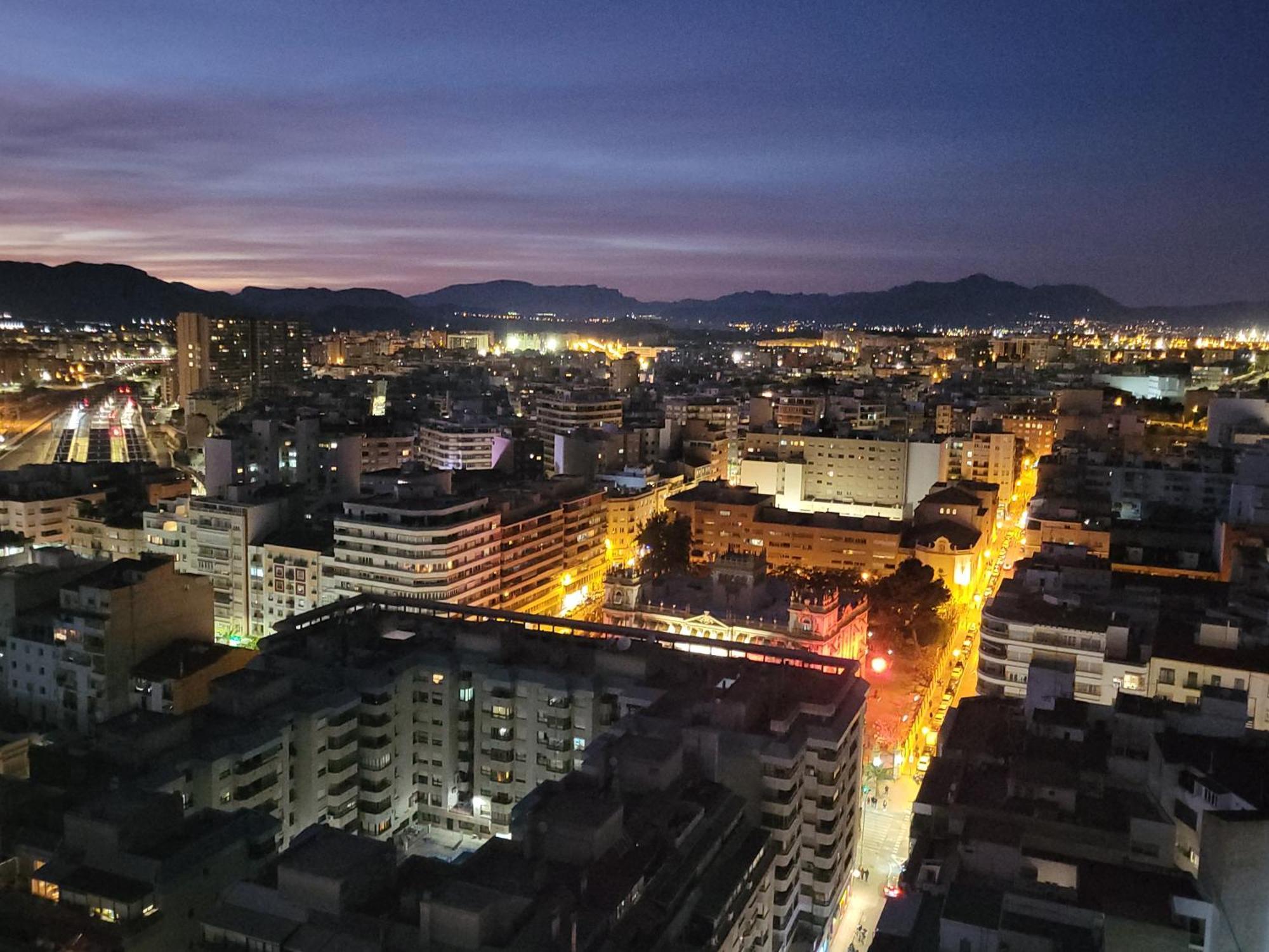 Charming Studio In The Center Of The City Apartamento Pleno Centro De Alicante Luaran gambar